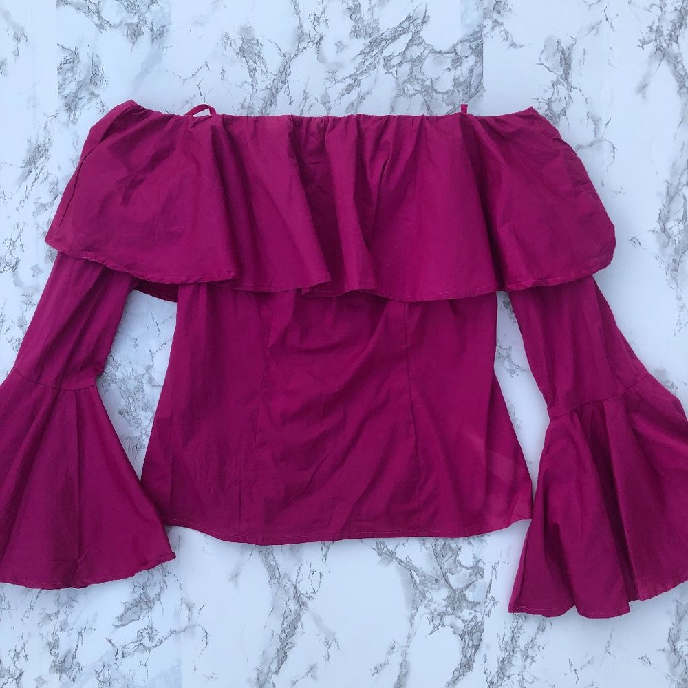 NYTT Magenta Bell-Sleeve Top
